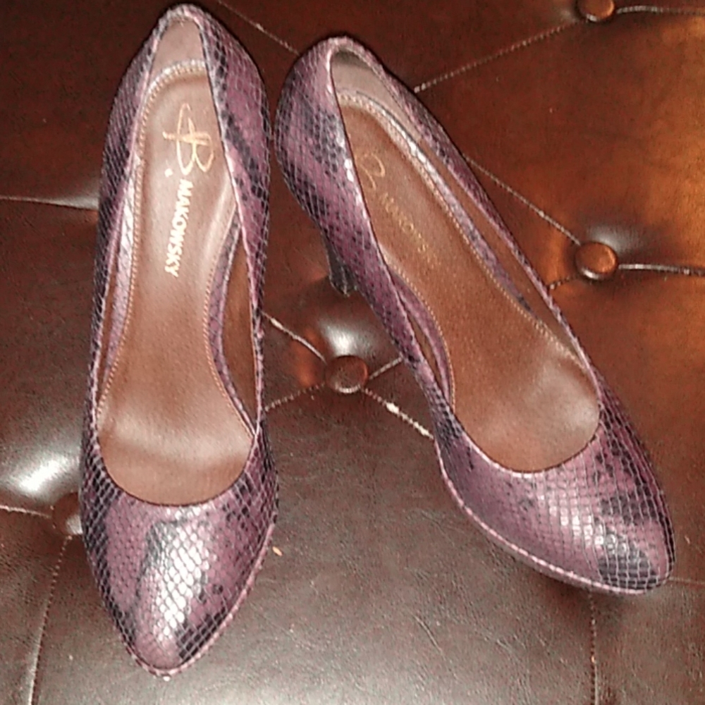 B Makowsky heels